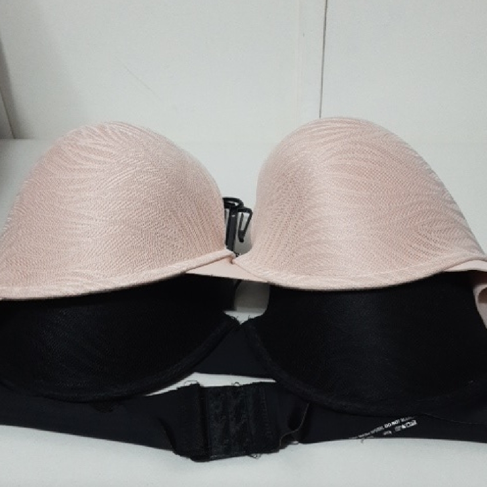 Vince Camuto Black and‎ Pink Smooth Cup Bras (Bundle Of 2 )